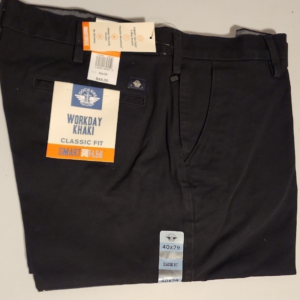 Dockers NWT Black Chinos Flat Front Cotton Blend